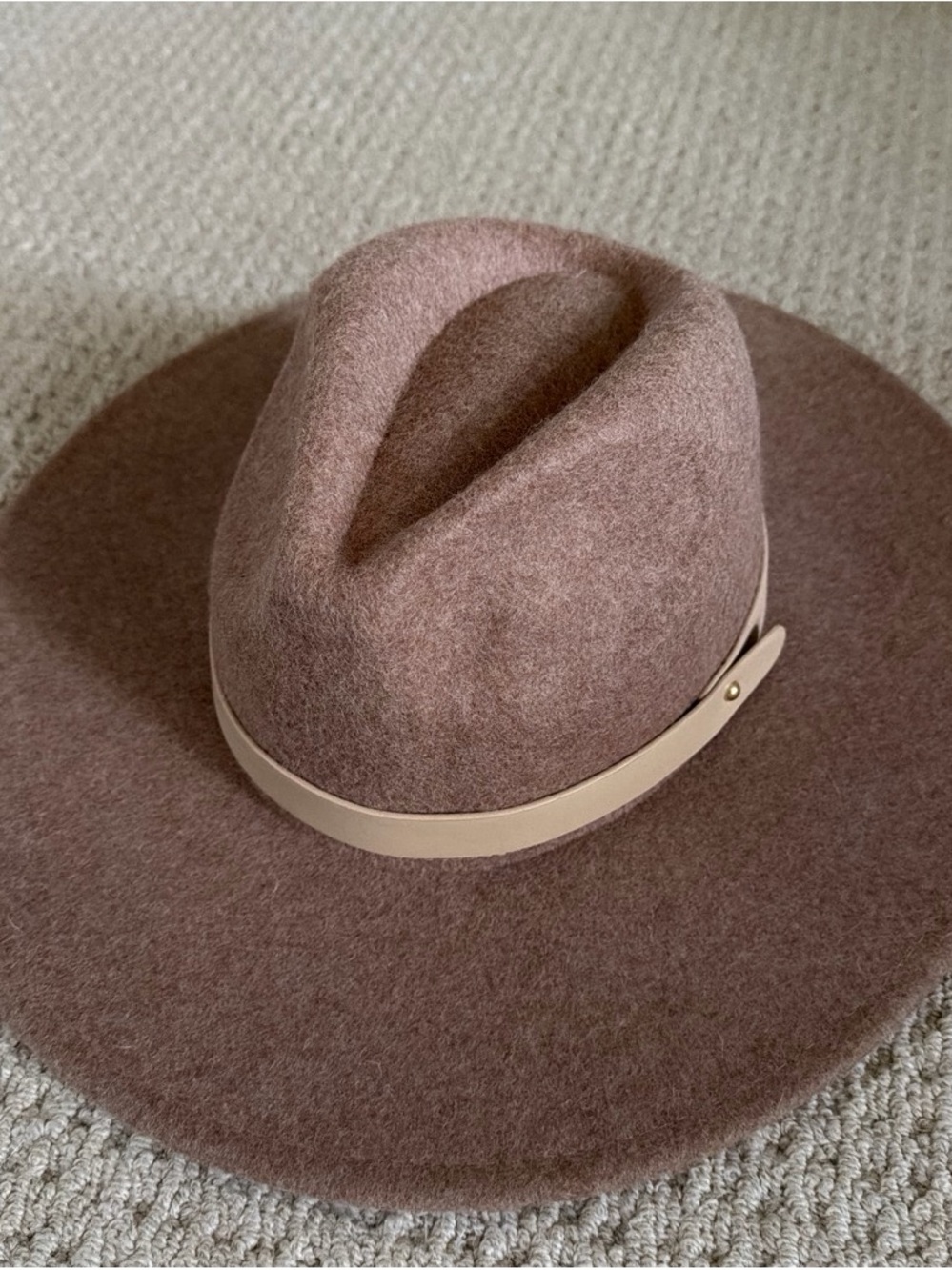 Womens Wide-Brim Felt Fedora Hat in Mauve